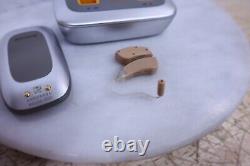 Zounds IMPREZO 20 BTE Hearing System 2 Hearing Aids Charger Remote One Damaged